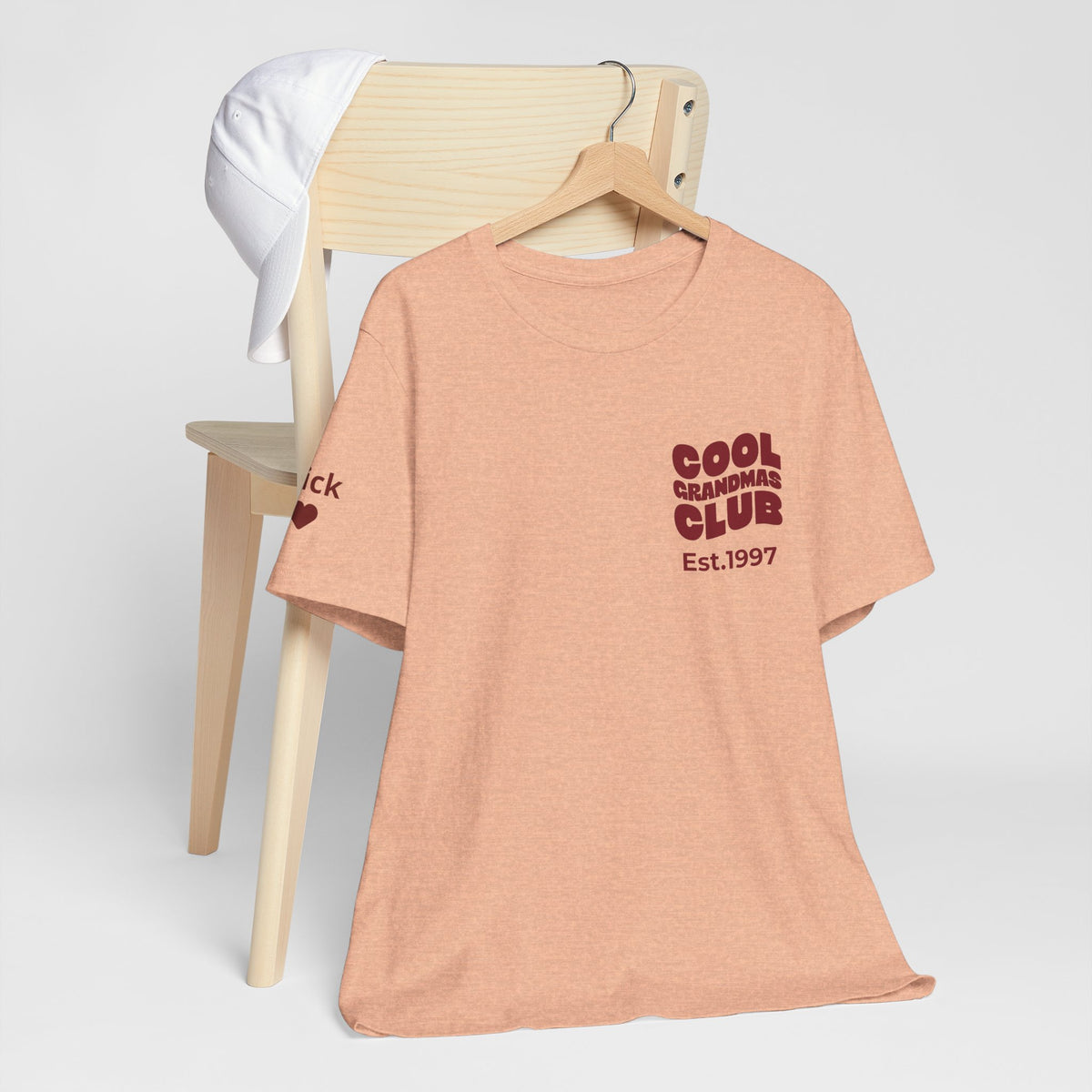 Camiseta Club de Abuelas Geniales y Nombres de Nietos en la Manga
