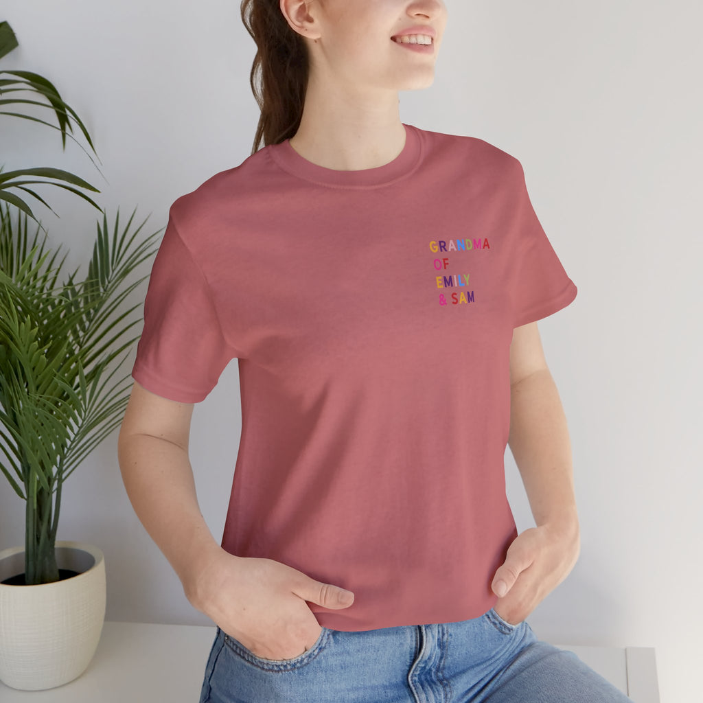 Camisa de la abuela con los nombres de los nietos multicolores