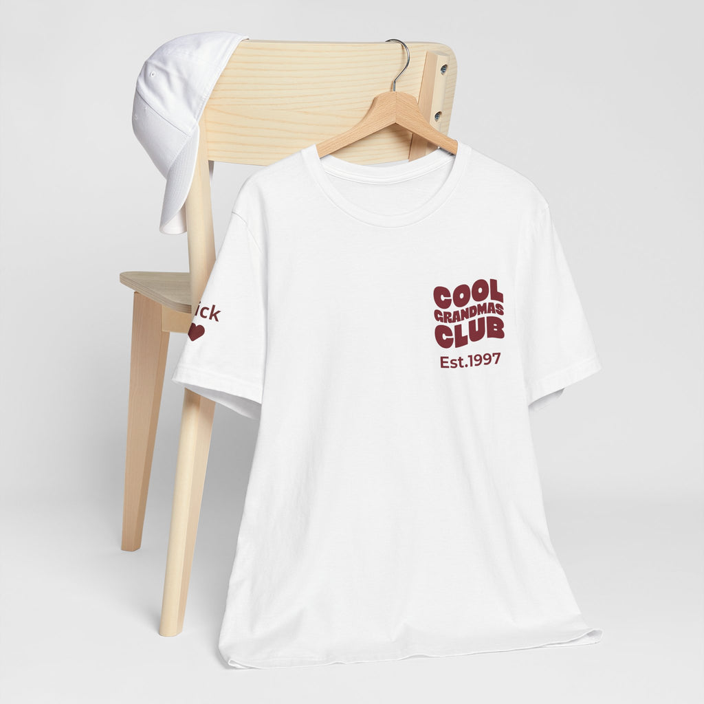 Camiseta Club de Abuelas Geniales y Nombres de Nietos en la Manga