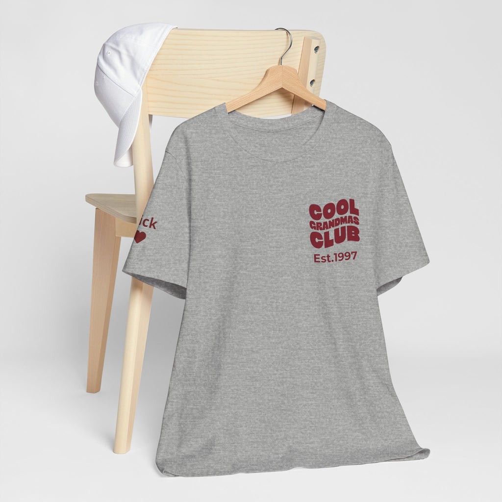 Camiseta Club de Abuelas Geniales y Nombres de Nietos en la Manga