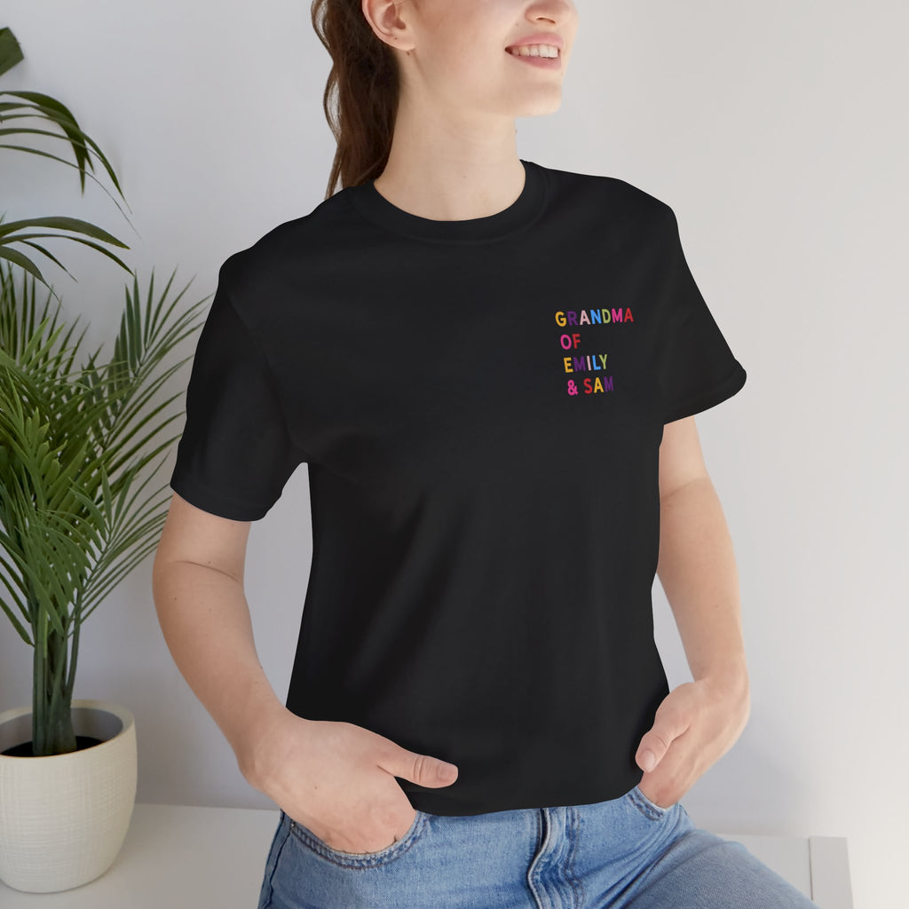 Camisa de la abuela con los nombres de los nietos multicolores