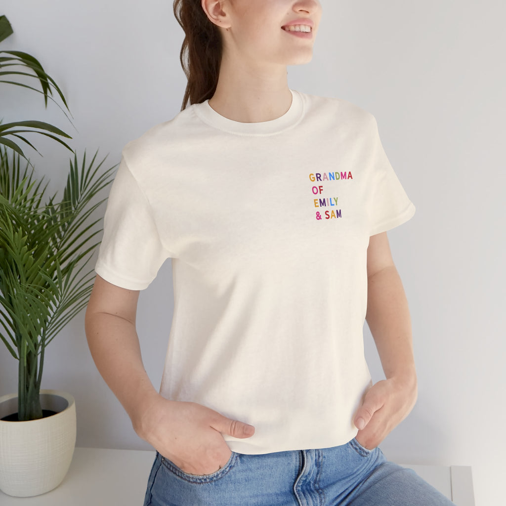 Camisa de la abuela con los nombres de los nietos multicolores