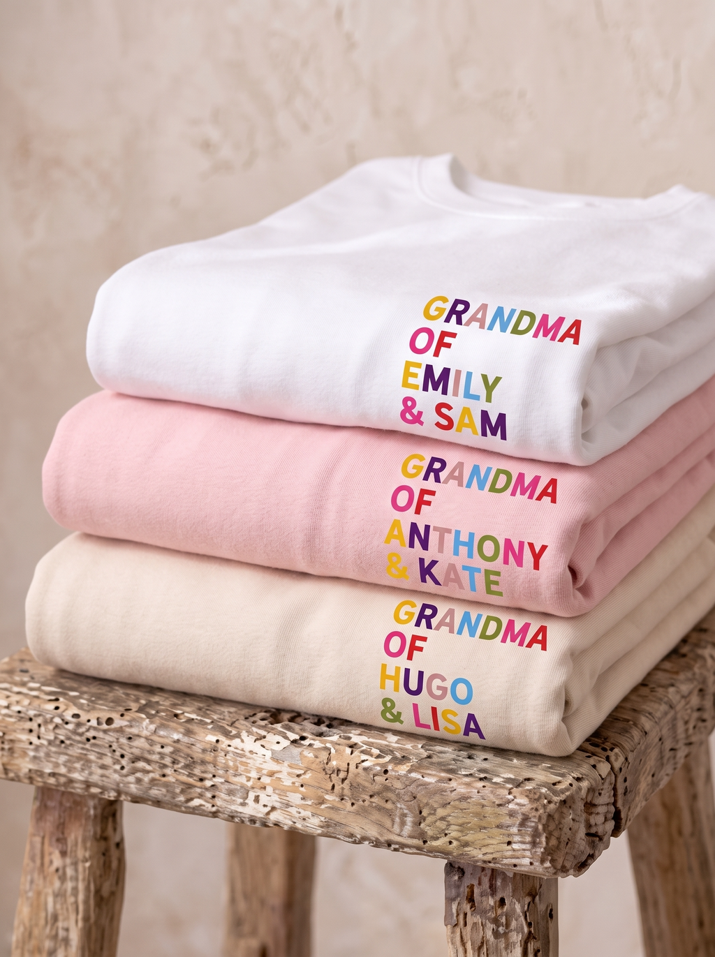 Camisa de la abuela con los nombres de los nietos multicolores